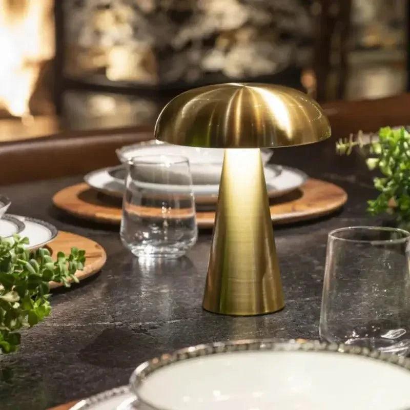 Luminária de Mesa Decorativa Cogumelo Recarregável em Metal - Harmonia do lar